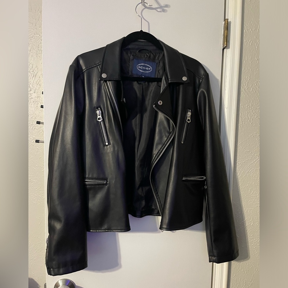 Scoop vegan leather